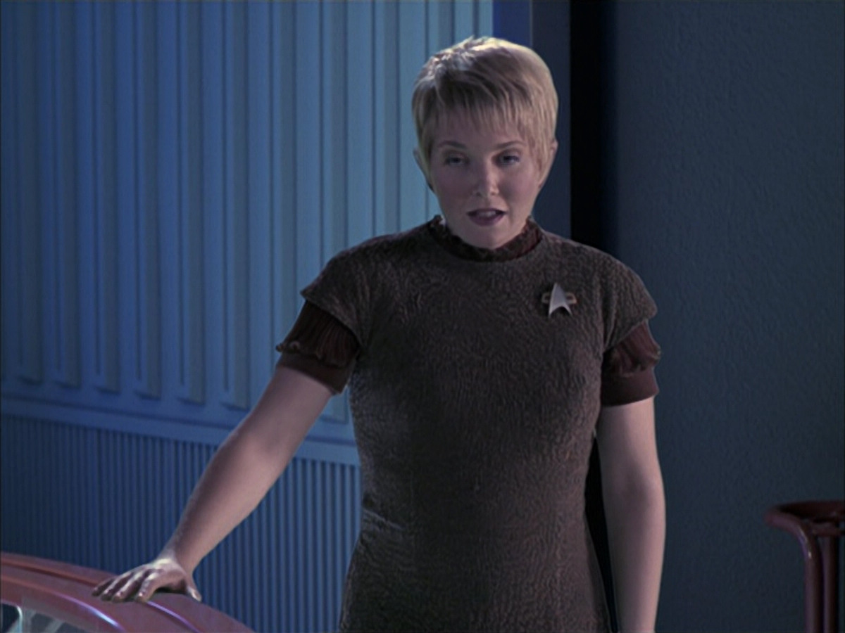 extant_StarTrek_VOY_6x23-Fury_03351.jpg