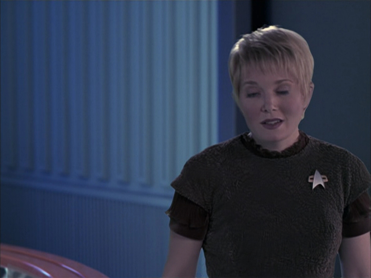 extant_StarTrek_VOY_6x23-Fury_03363.jpg