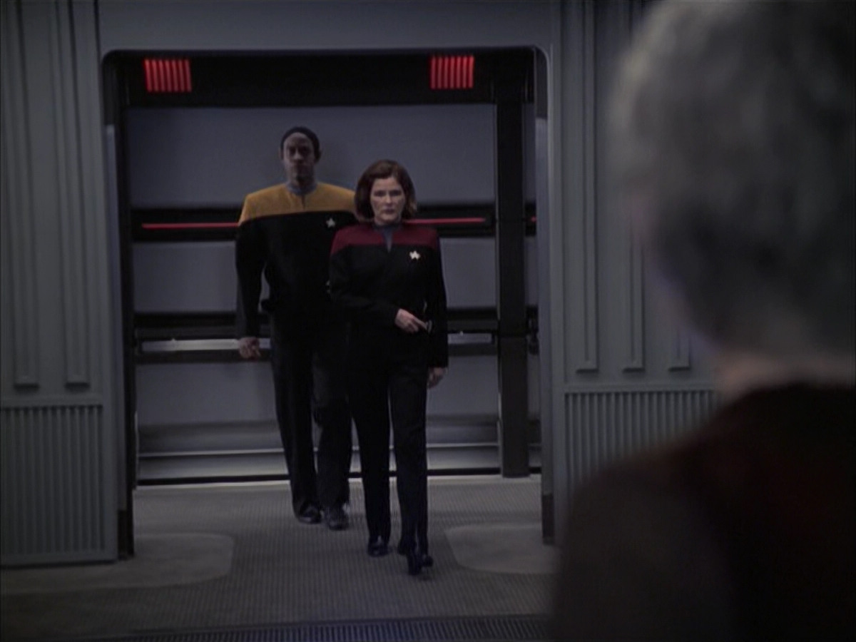 extant_StarTrek_VOY_6x23-Fury_03383.jpg