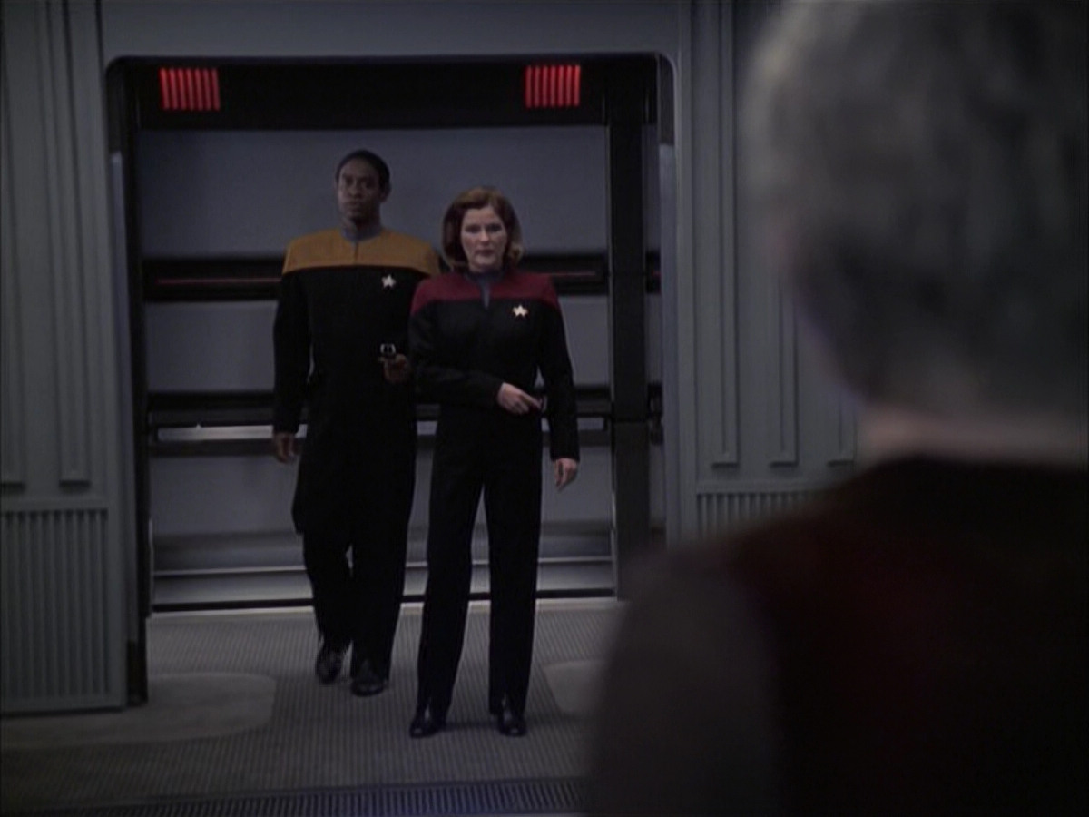extant_StarTrek_VOY_6x23-Fury_03384.jpg