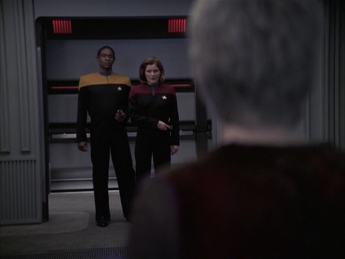 extant_StarTrek_VOY_6x23-Fury_03386.jpg