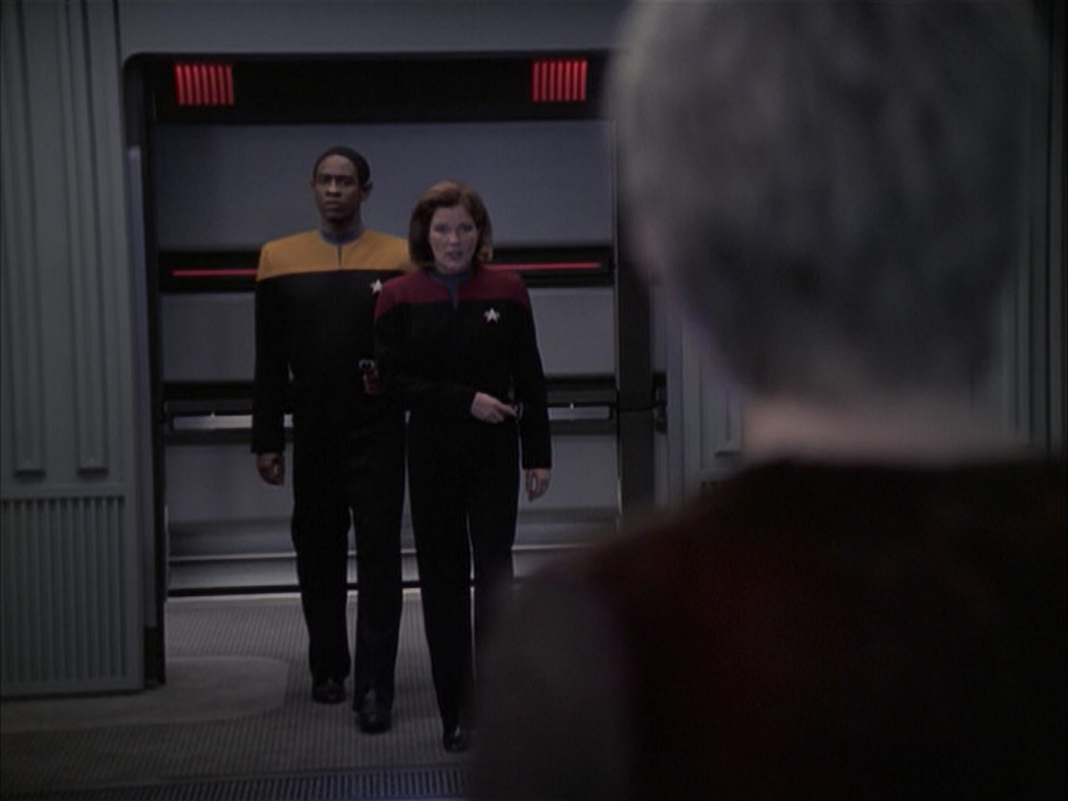 extant_StarTrek_VOY_6x23-Fury_03395.jpg