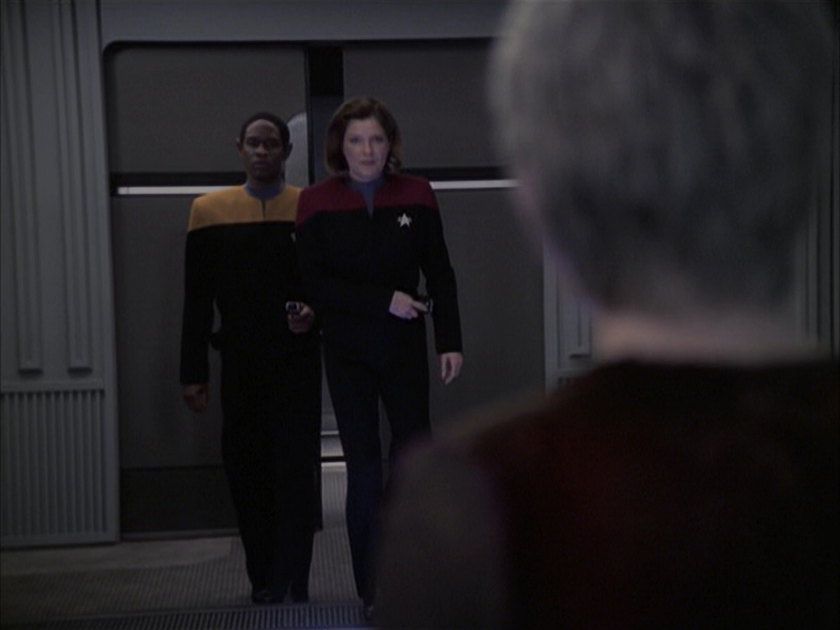 extant_StarTrek_VOY_6x23-Fury_03398.jpg