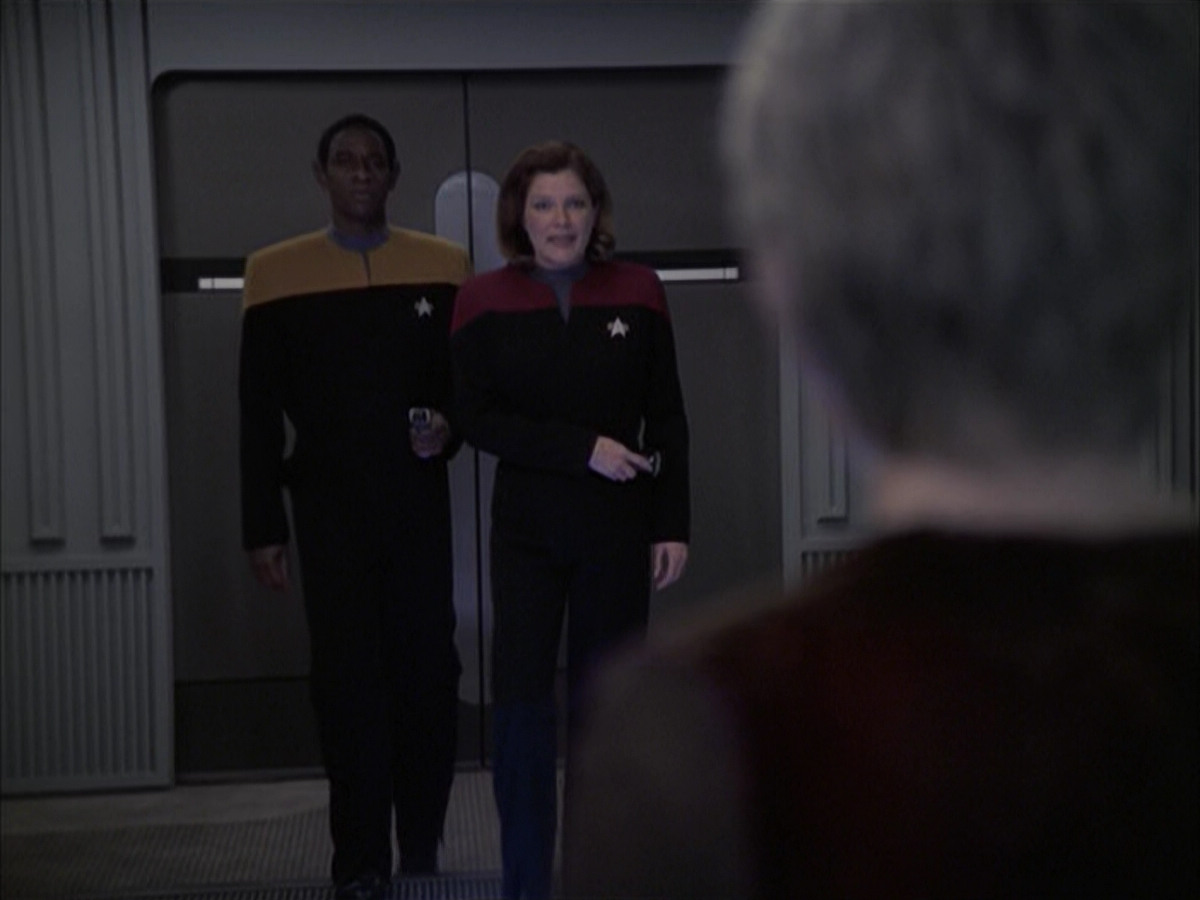 extant_StarTrek_VOY_6x23-Fury_03400.jpg