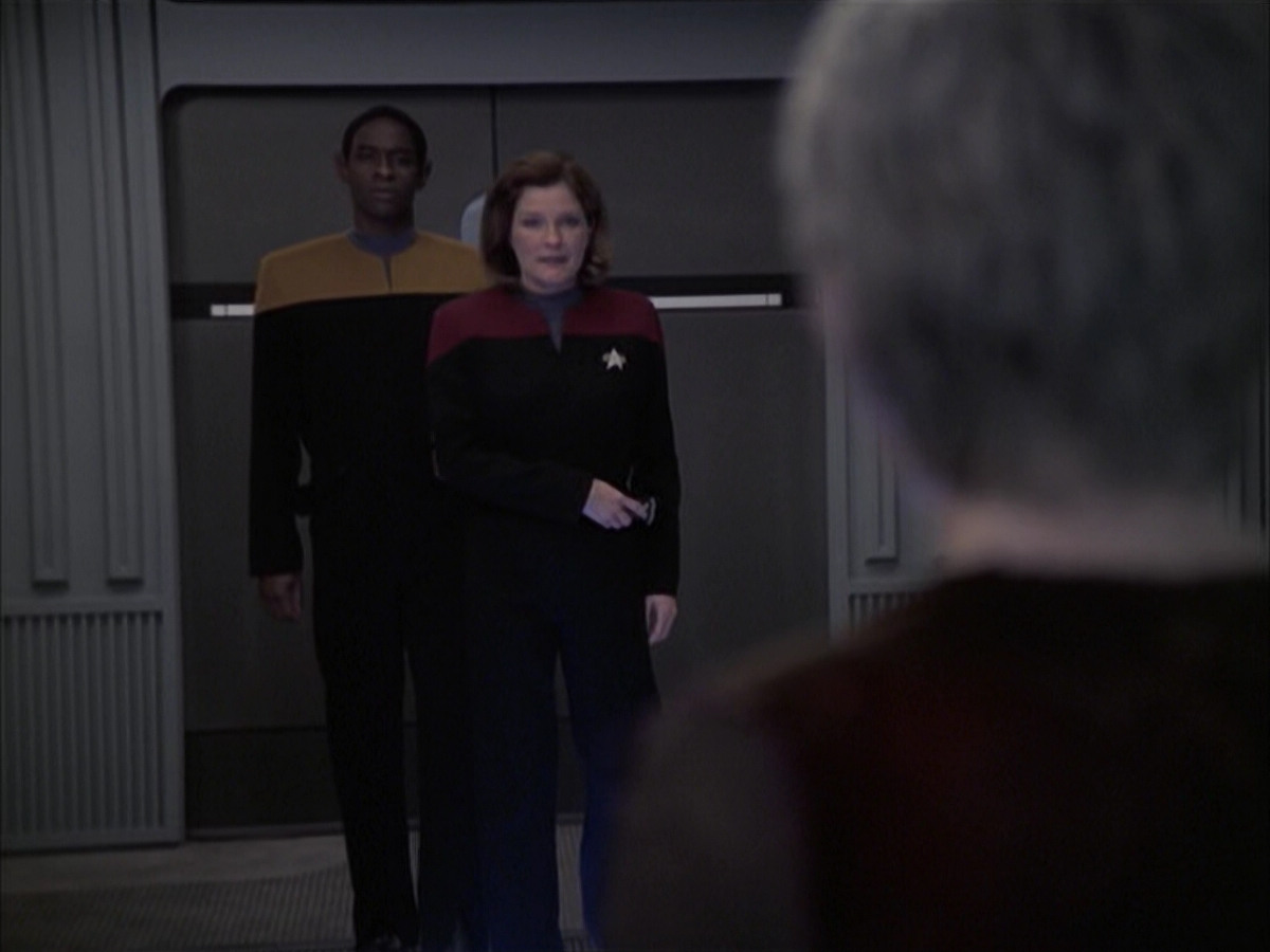 extant_StarTrek_VOY_6x23-Fury_03401.jpg