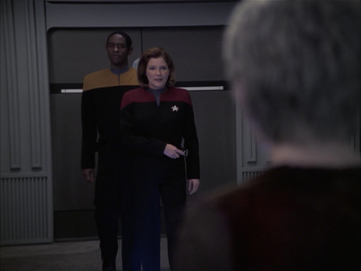 extant_StarTrek_VOY_6x23-Fury_03402.jpg