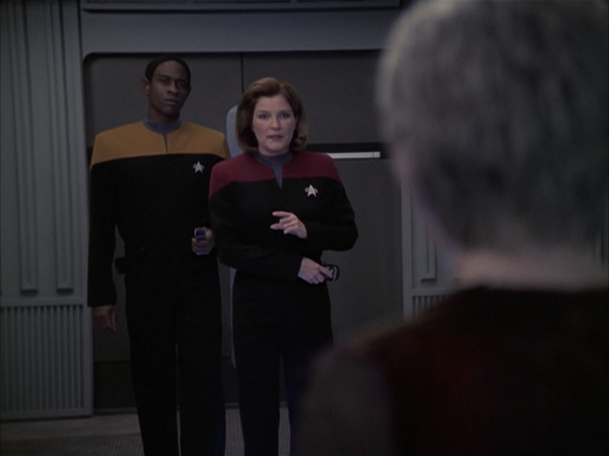 extant_StarTrek_VOY_6x23-Fury_03404.jpg