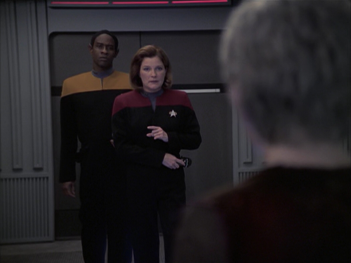 extant_StarTrek_VOY_6x23-Fury_03405.jpg