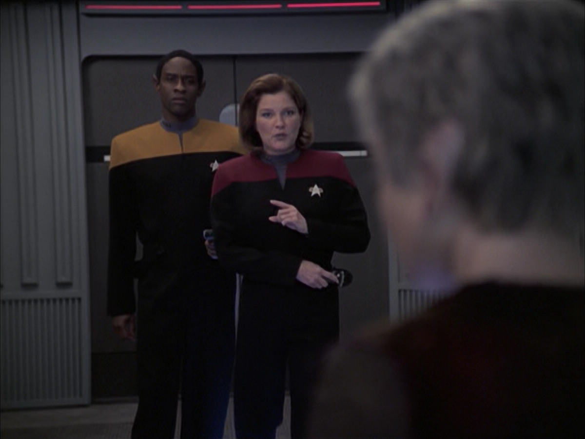 extant_StarTrek_VOY_6x23-Fury_03406.jpg