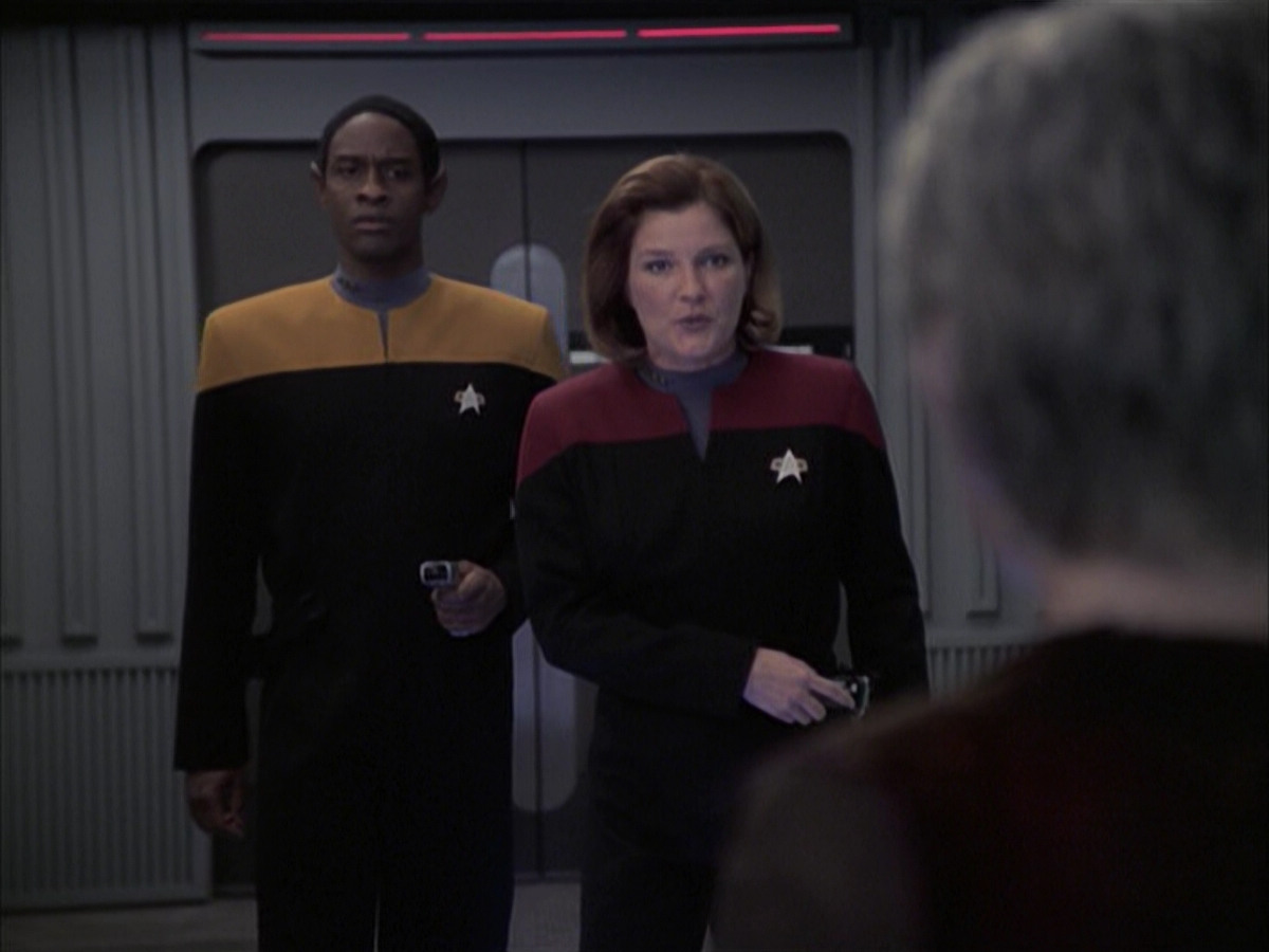 extant_StarTrek_VOY_6x23-Fury_03410.jpg