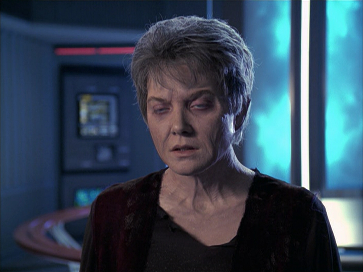 extant_StarTrek_VOY_6x23-Fury_03412.jpg