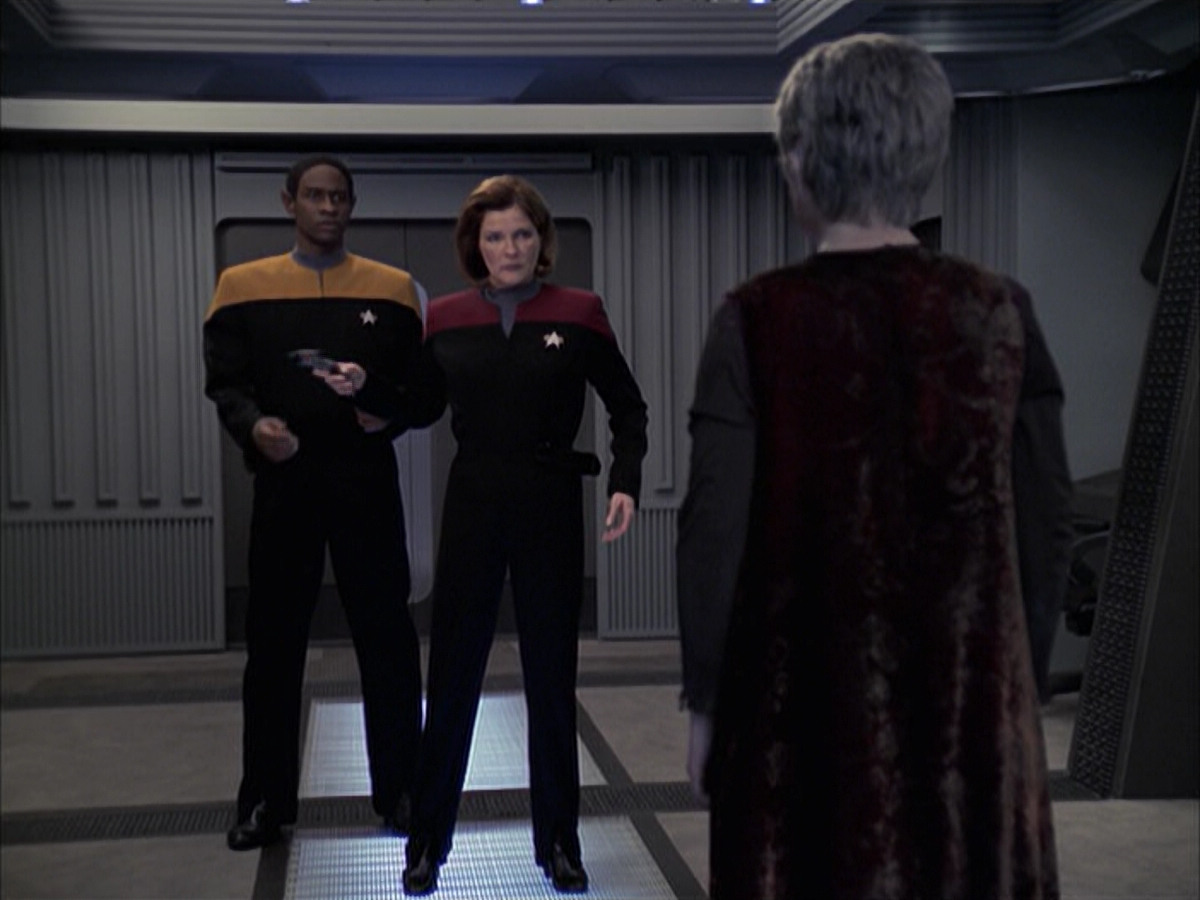 extant_StarTrek_VOY_6x23-Fury_03423.jpg