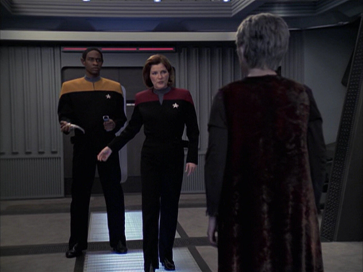 extant_StarTrek_VOY_6x23-Fury_03425.jpg