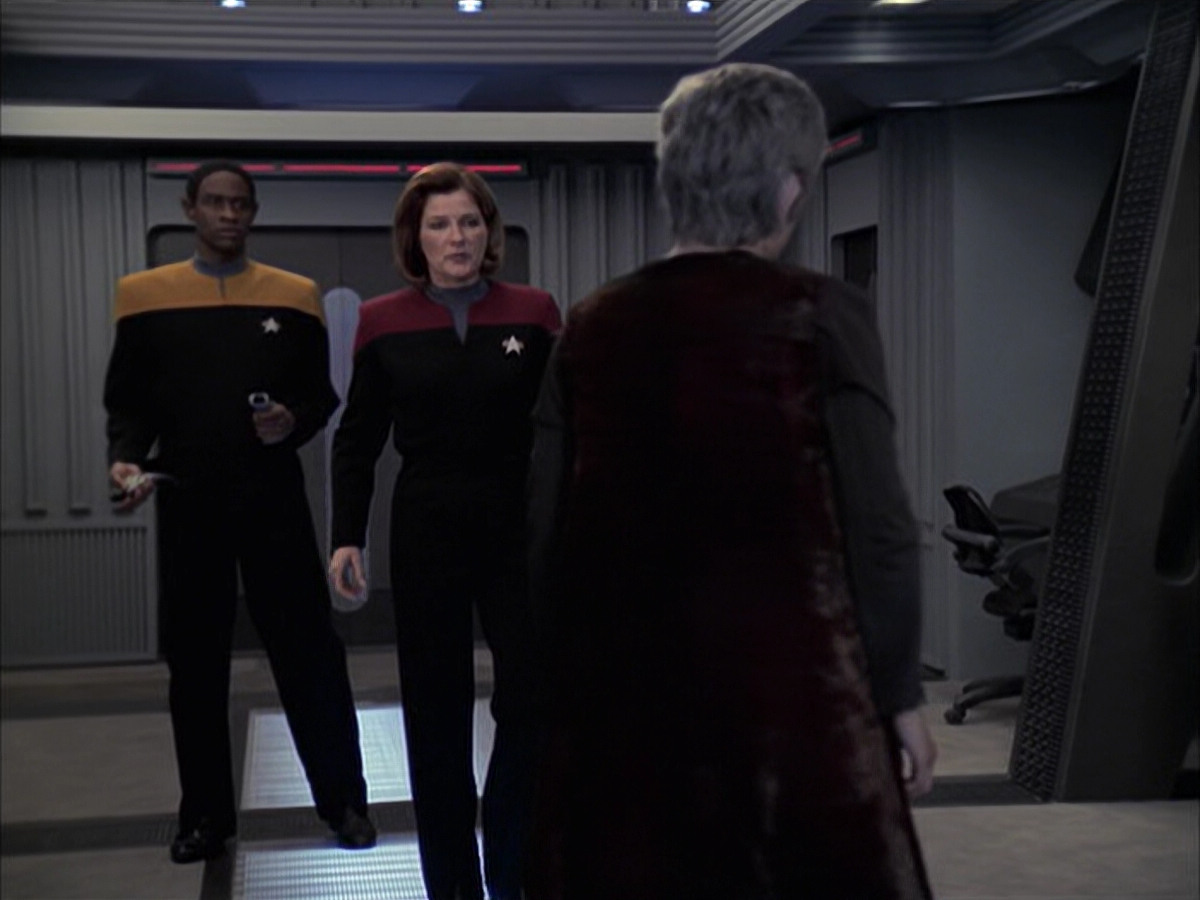 extant_StarTrek_VOY_6x23-Fury_03426.jpg
