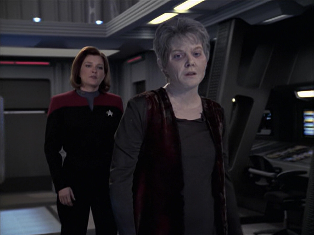 extant_StarTrek_VOY_6x23-Fury_03429.jpg