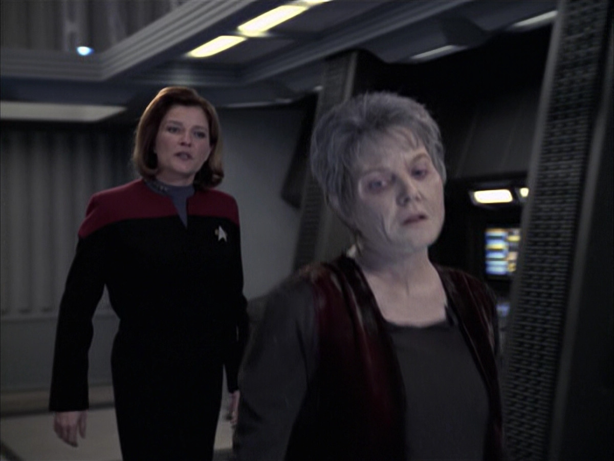 extant_StarTrek_VOY_6x23-Fury_03430.jpg
