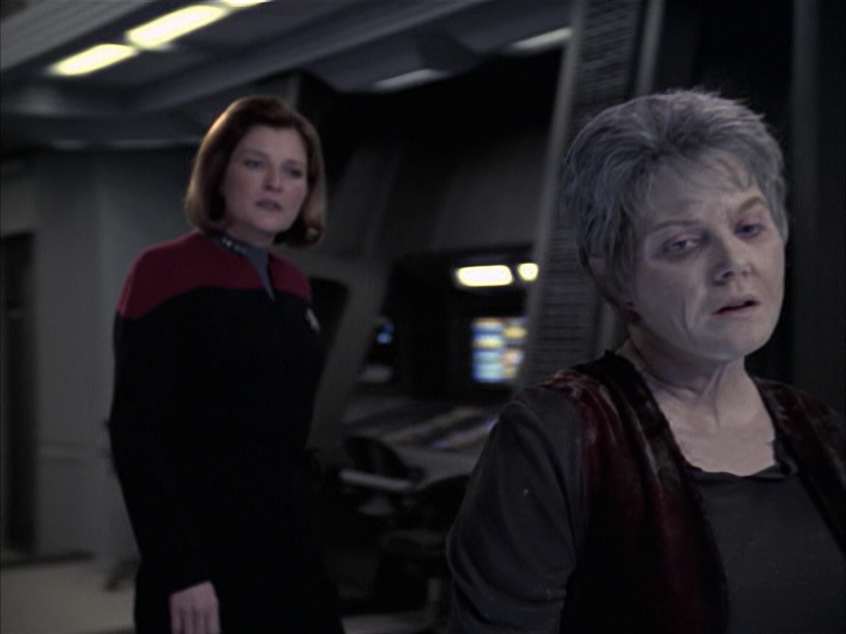 extant_StarTrek_VOY_6x23-Fury_03431.jpg