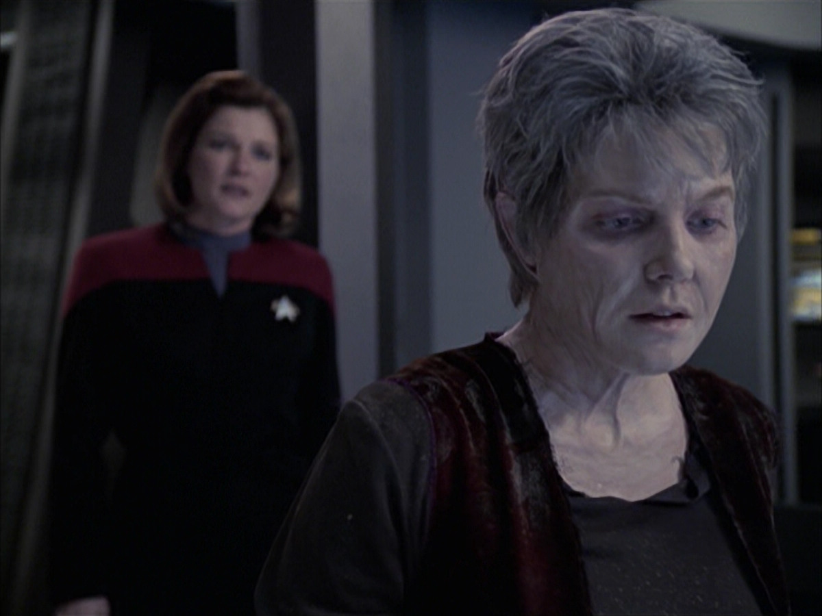 extant_StarTrek_VOY_6x23-Fury_03436.jpg
