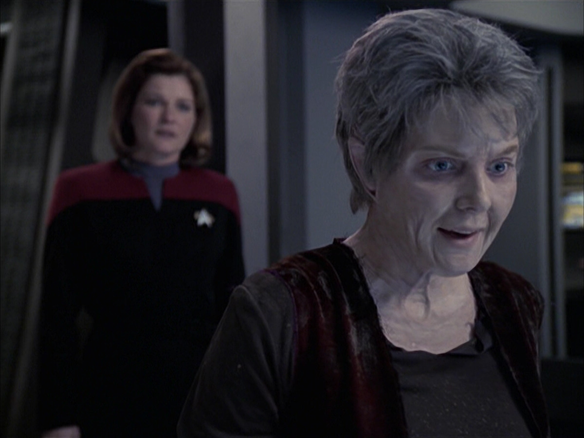 extant_StarTrek_VOY_6x23-Fury_03437.jpg