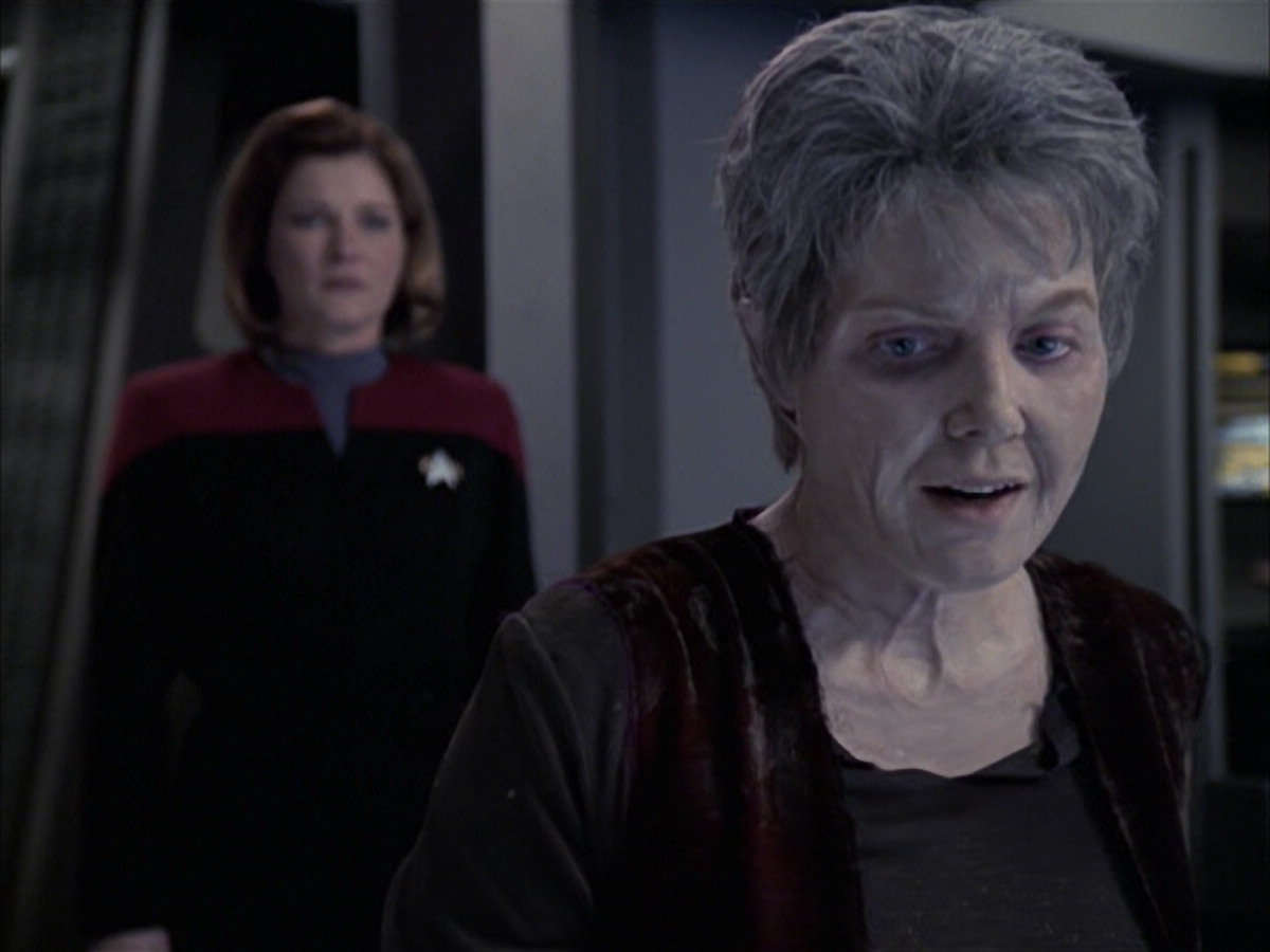 extant_StarTrek_VOY_6x23-Fury_03439.jpg