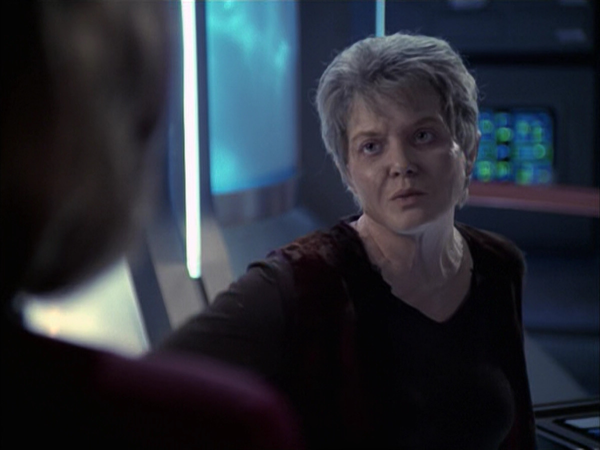 extant_StarTrek_VOY_6x23-Fury_03441.jpg