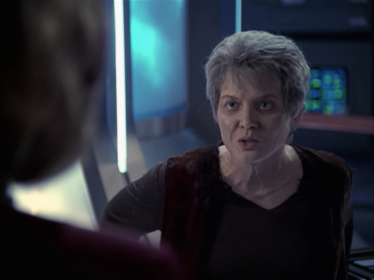 extant_StarTrek_VOY_6x23-Fury_03442.jpg