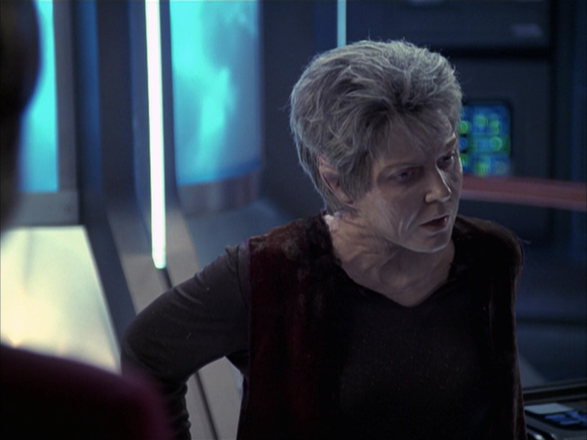extant_StarTrek_VOY_6x23-Fury_03463.jpg