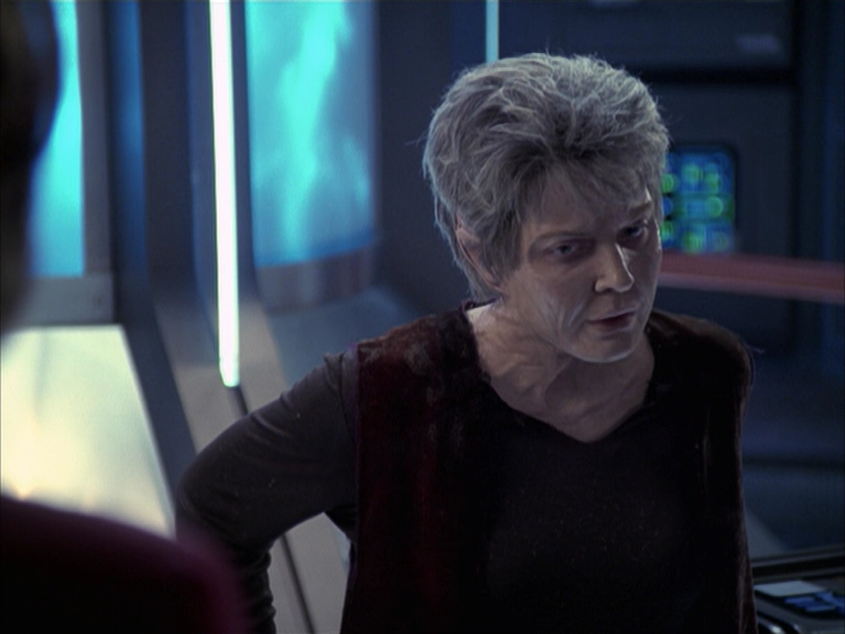 extant_StarTrek_VOY_6x23-Fury_03464.jpg