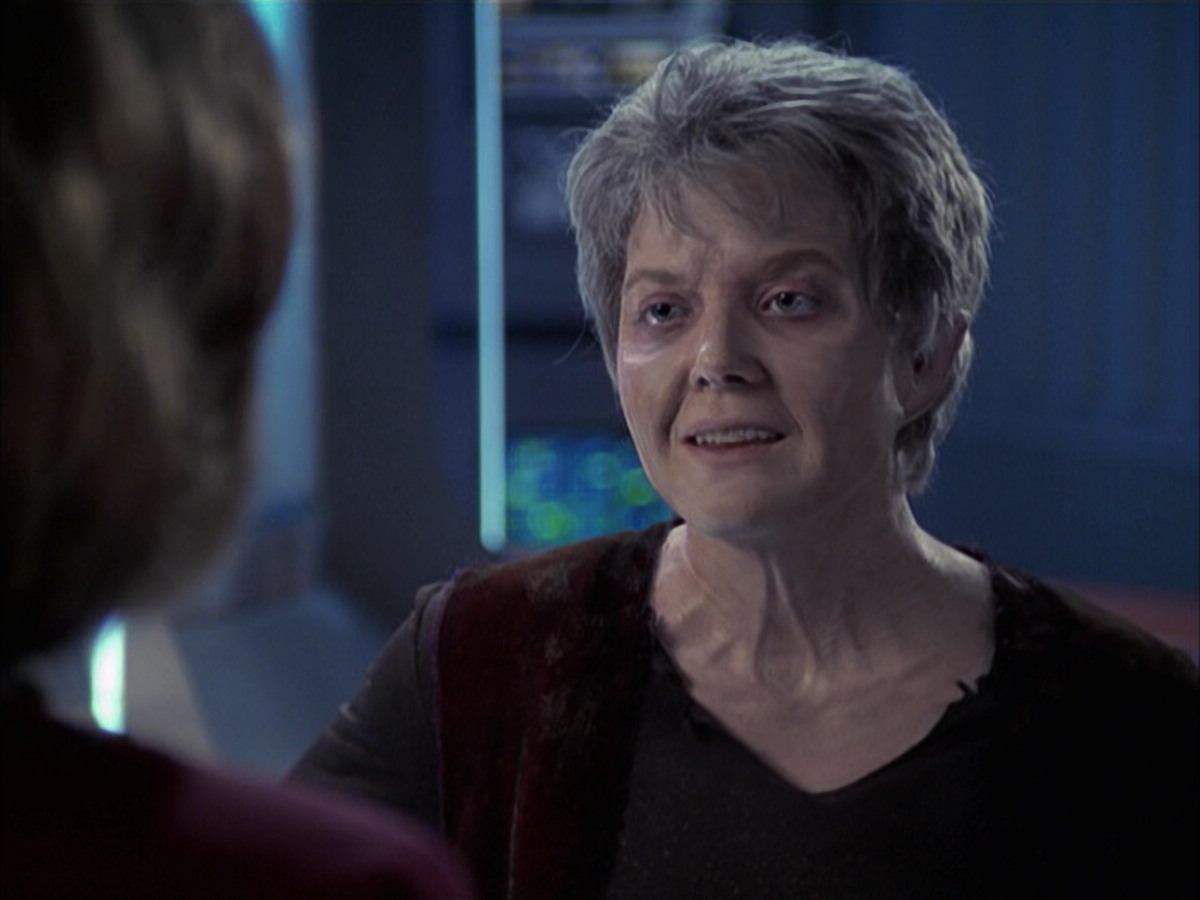 extant_StarTrek_VOY_6x23-Fury_03491.jpg
