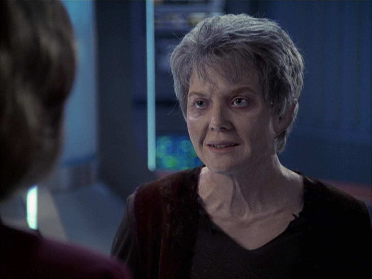extant_StarTrek_VOY_6x23-Fury_03513.jpg