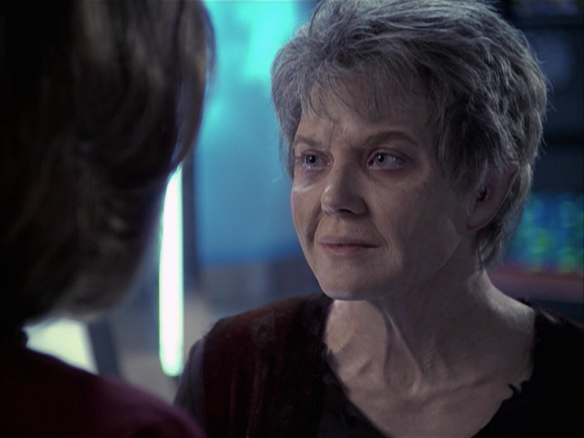 extant_StarTrek_VOY_6x23-Fury_03528.jpg