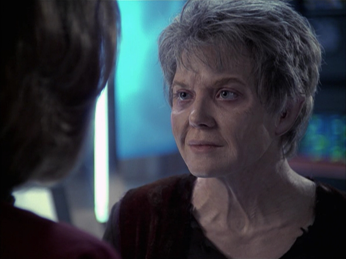 extant_StarTrek_VOY_6x23-Fury_03530.jpg