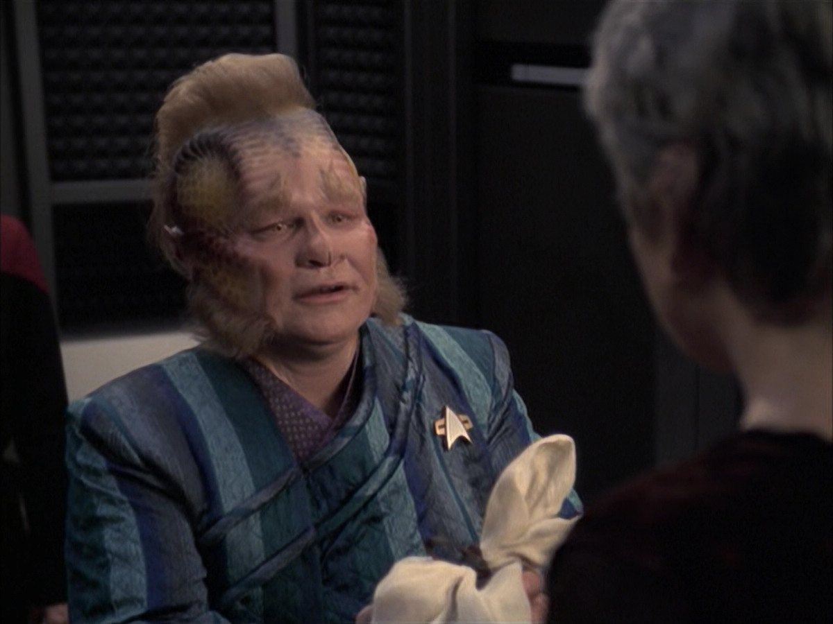 extant_StarTrek_VOY_6x23-Fury_03539.jpg
