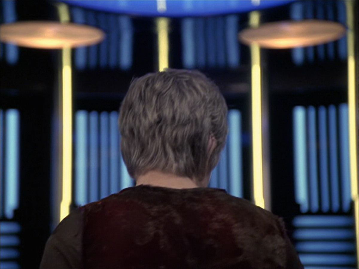 extant_StarTrek_VOY_6x23-Fury_03570.jpg