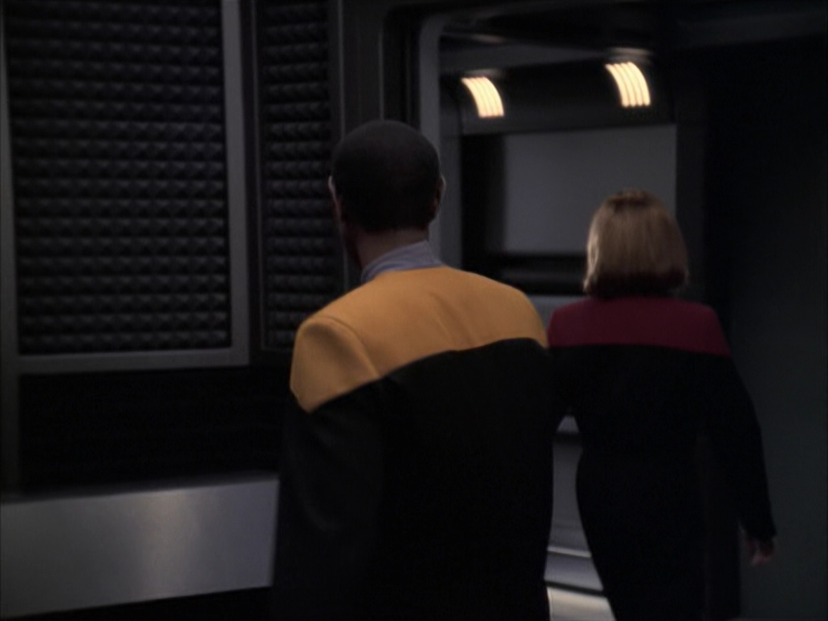 extant_StarTrek_VOY_6x23-Fury_03625.jpg