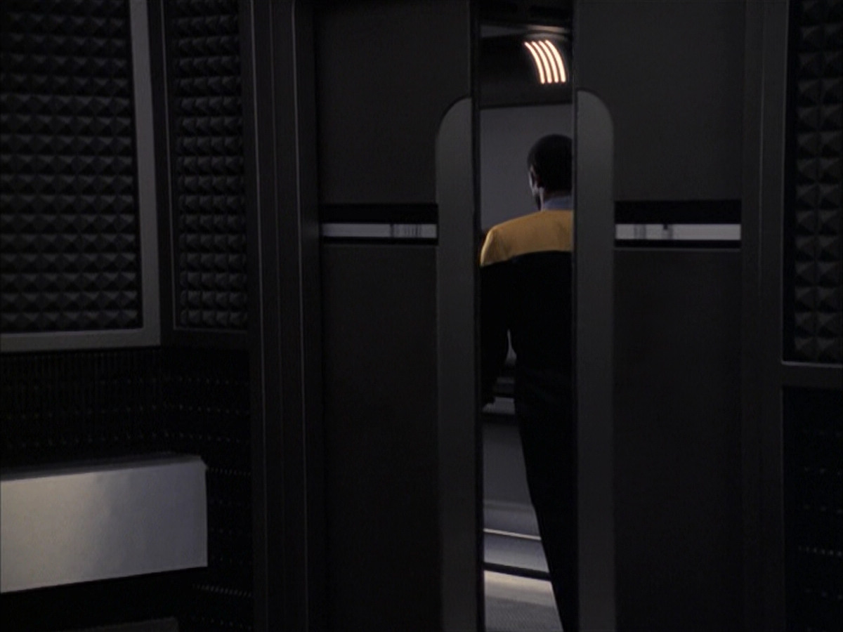 extant_StarTrek_VOY_6x23-Fury_03628.jpg