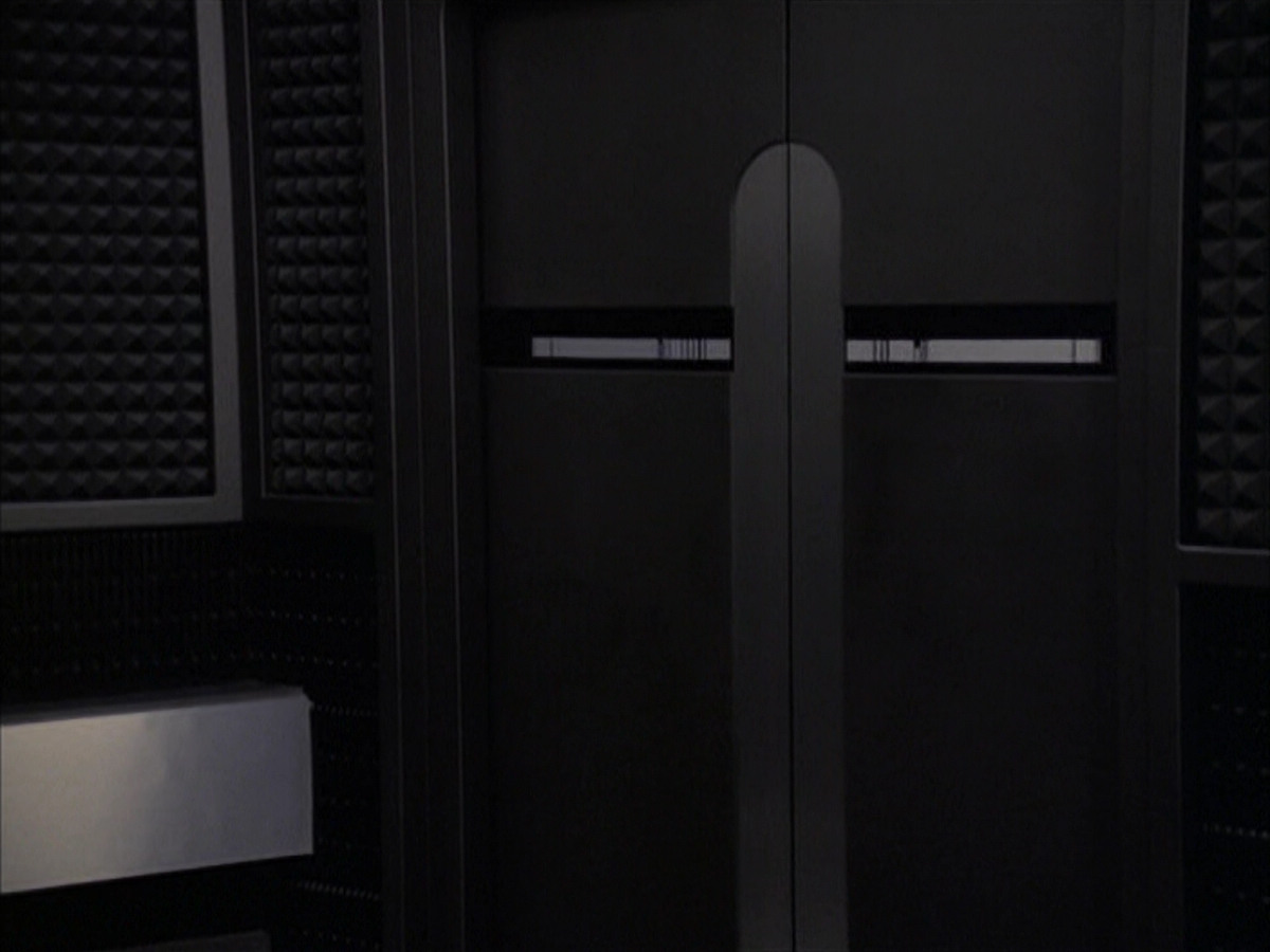 extant_StarTrek_VOY_6x23-Fury_03629.jpg