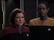 extant_StarTrek_VOY_6x23-Fury_03607.jpg