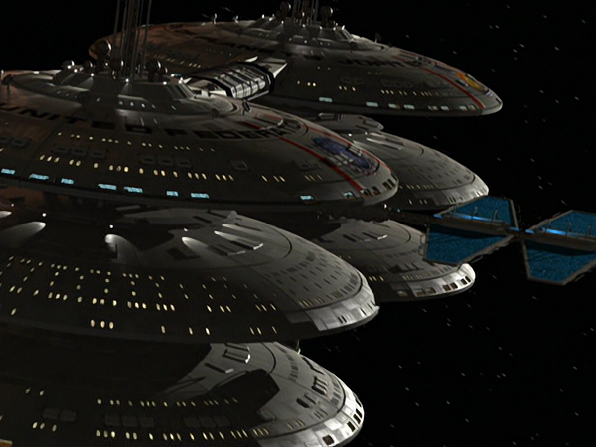 extant_StarTrek_VOY_6x24-LifeLine_00004.jpg