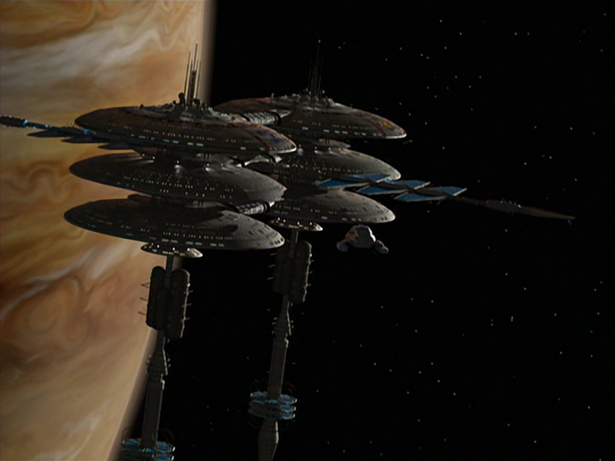 extant_StarTrek_VOY_6x24-LifeLine_00014.jpg