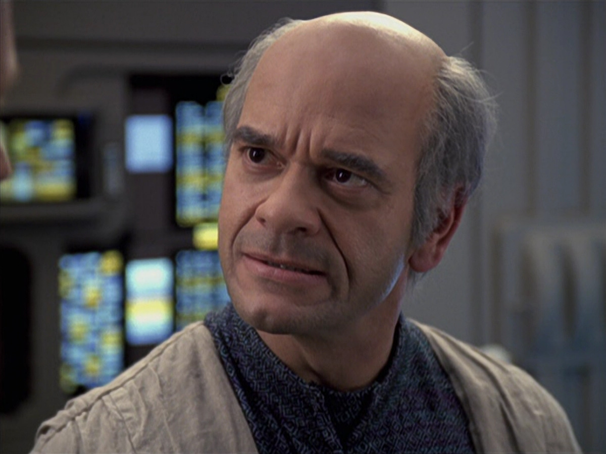 extant_StarTrek_VOY_6x24-LifeLine_00111.jpg