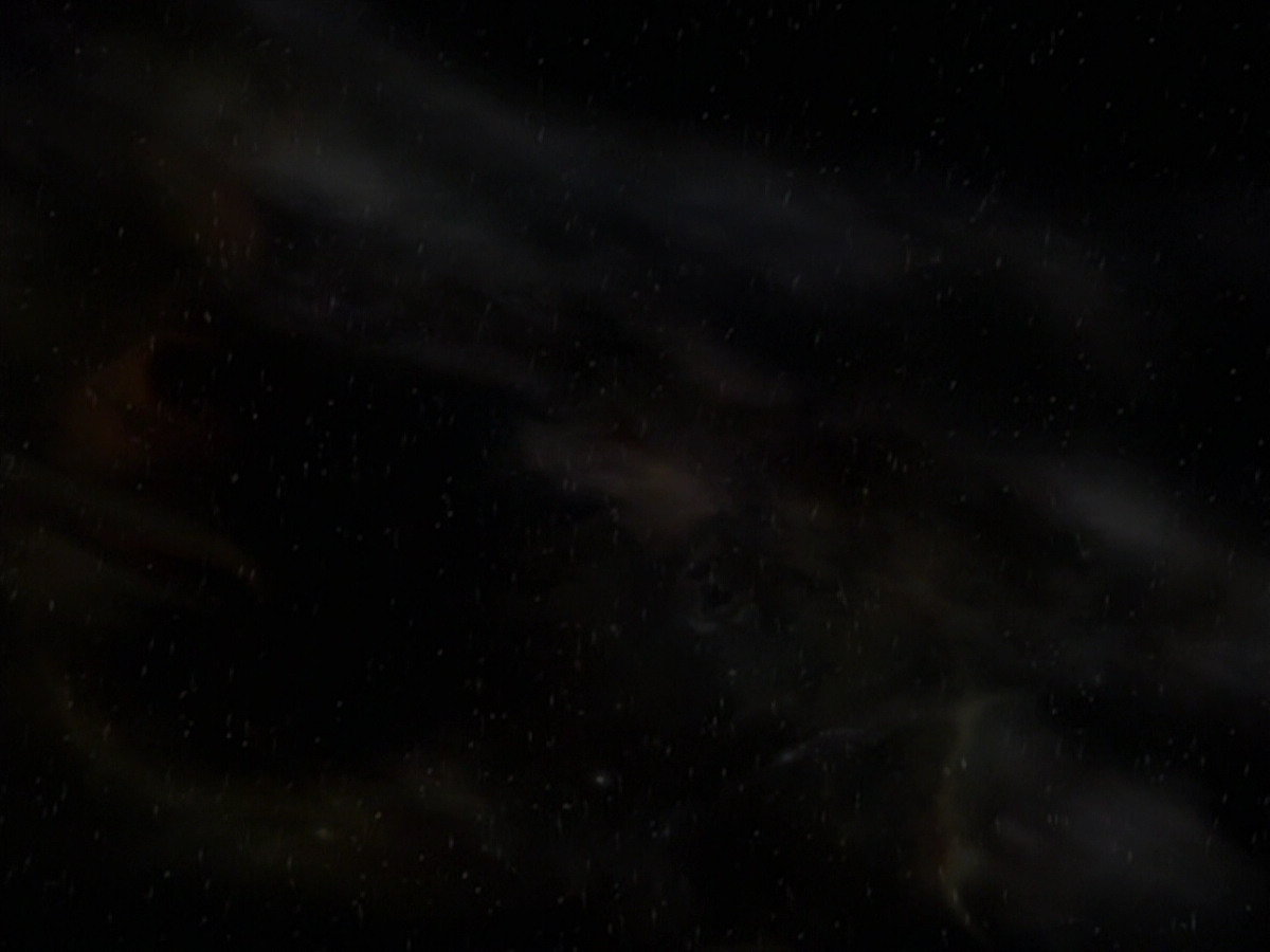 extant_StarTrek_VOY_6x24-LifeLine_00275.jpg