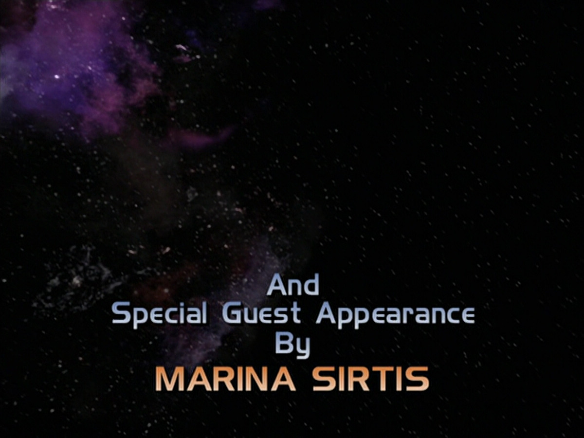 extant_StarTrek_VOY_6x24-LifeLine_00300.jpg