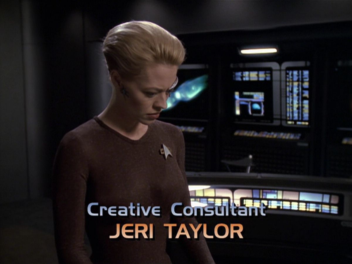 extant_StarTrek_VOY_6x24-LifeLine_00321.jpg