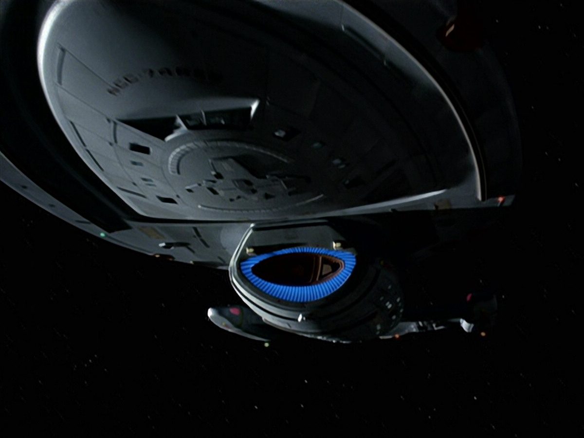 extant_StarTrek_VOY_6x24-LifeLine_00368.jpg