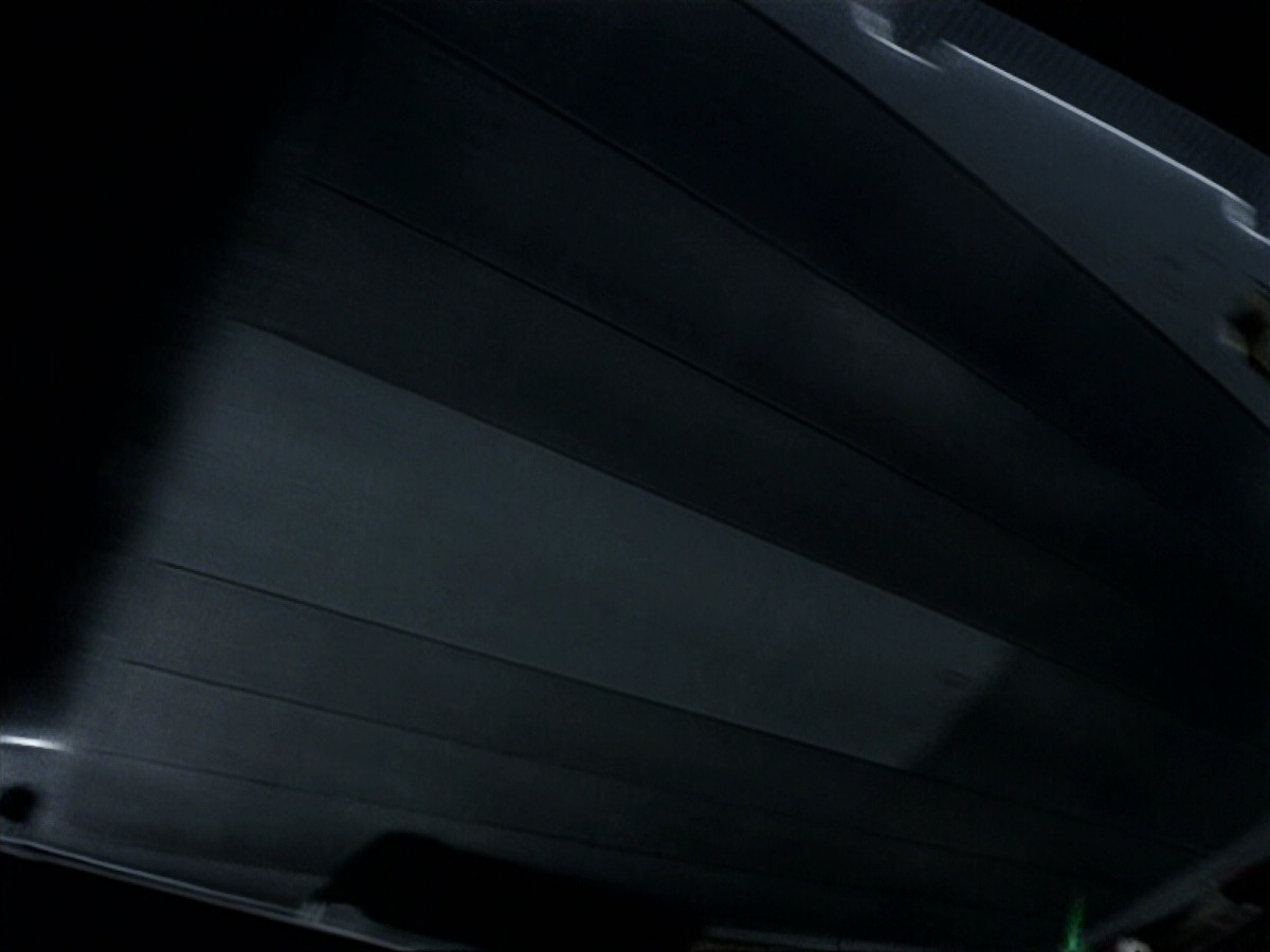 extant_StarTrek_VOY_6x24-LifeLine_00373.jpg