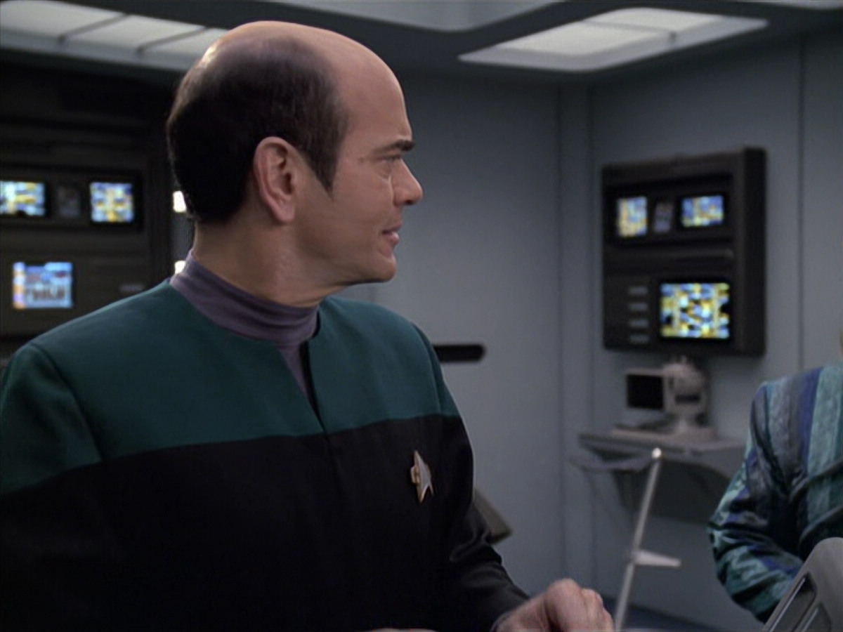 extant_StarTrek_VOY_6x24-LifeLine_00469.jpg
