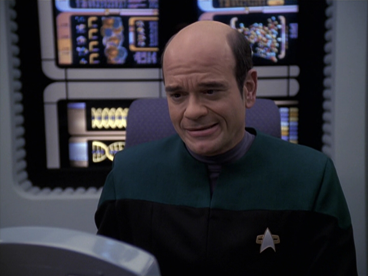 extant_StarTrek_VOY_6x24-LifeLine_00588.jpg