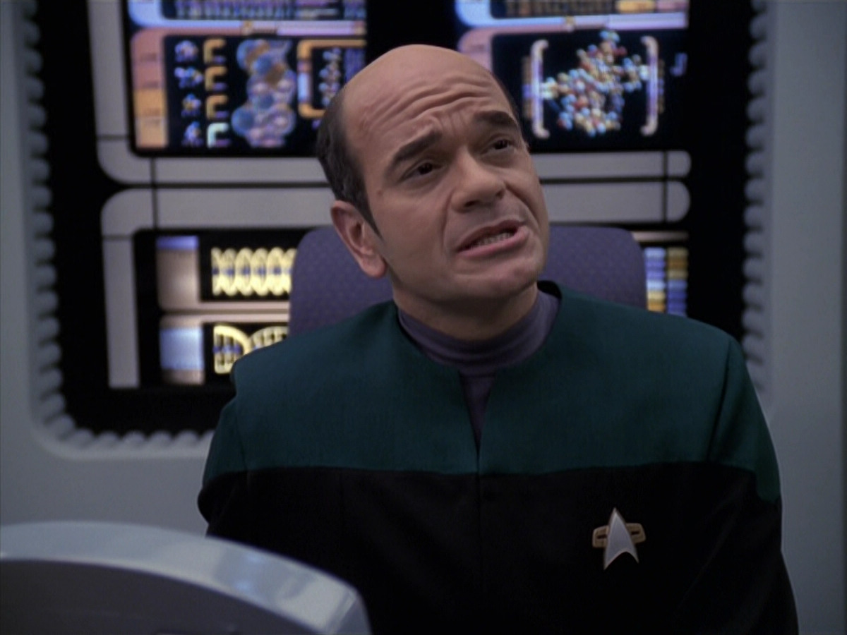 extant_StarTrek_VOY_6x24-LifeLine_00593.jpg