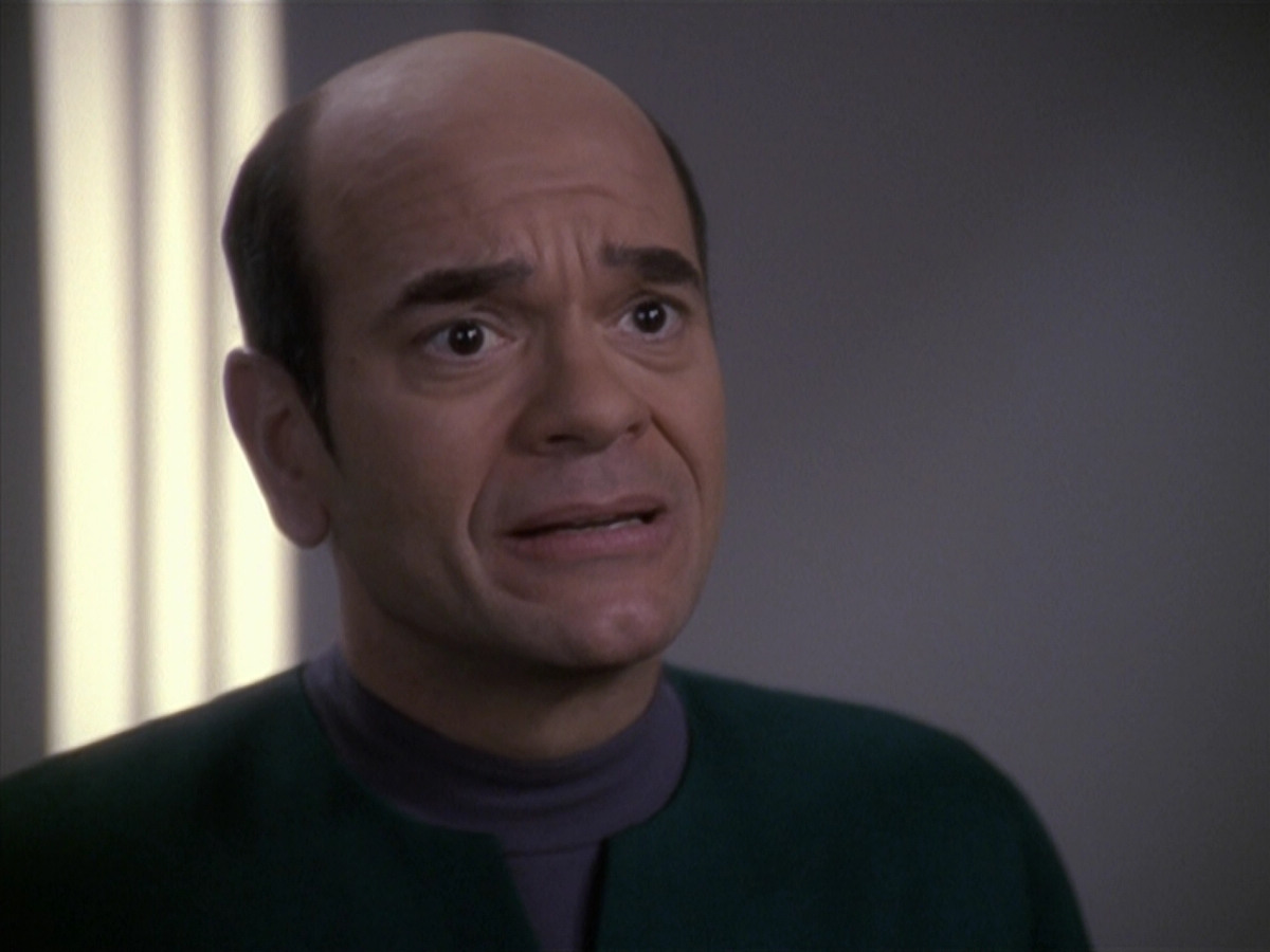 extant_StarTrek_VOY_6x24-LifeLine_00766.jpg